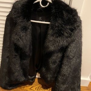Faux fur jacket black